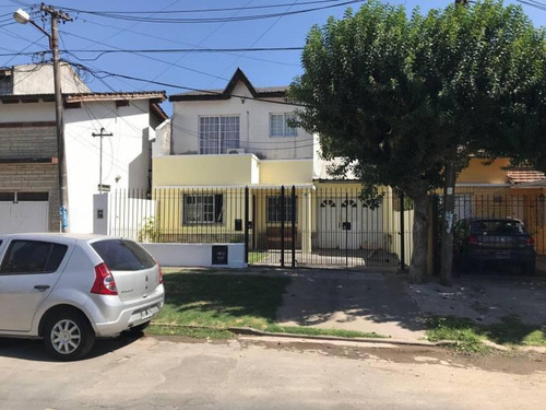 Imagen 2 de 19 de En Venta. Casa 3 Ambientes Con Parque. Consulte!