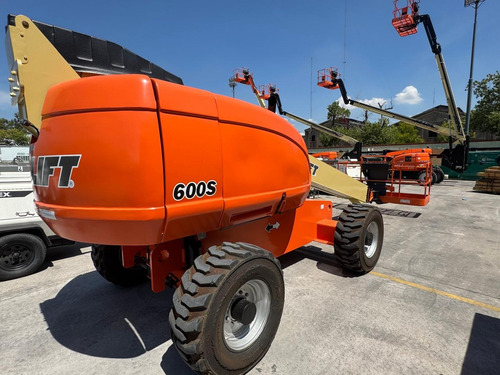 Plataforma Telescopica JLG 600s 15mts