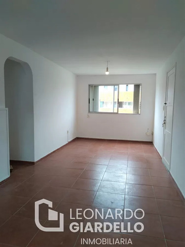 Venta - Apartamento - 2 Dormitorios - Carmelo - Zona Norte