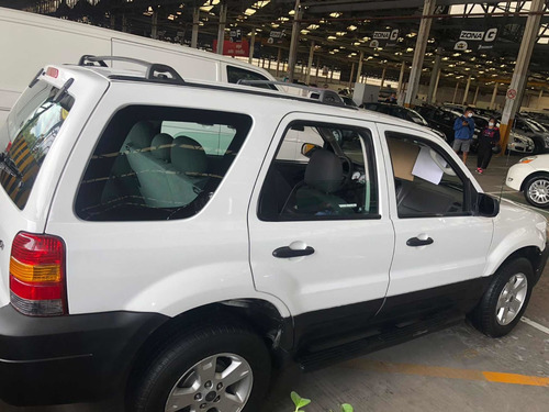 Imagen 4 de 14 de Ford Escape 2007 2.0 Xls Tela L4 At