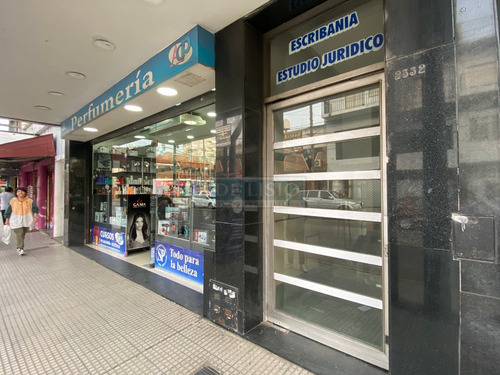 Venta En Block. Local Comercial + Vivienda. J. D. Peron Al 2300. Valentin Alsina.