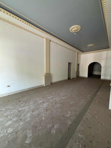 En Venta Amplio Galpón O Depósito
