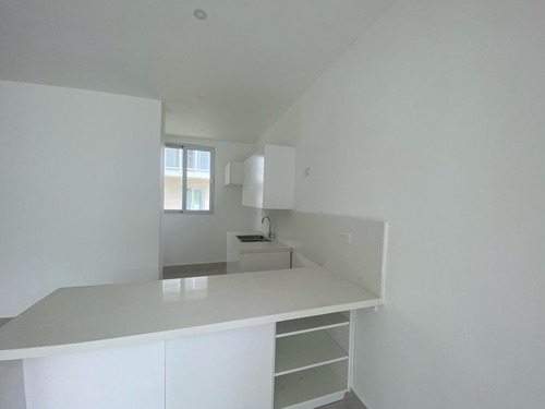 Casa Dúplex En Alquiler En Punta Cana, Costa Bávaro, 3 Hab, Acceso A La Playa