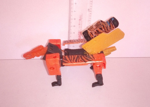 Transformers Generations Titan Return Legend Class Stripes (Usado)