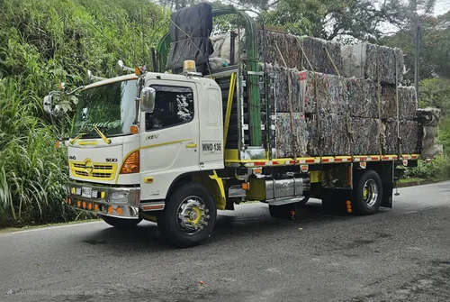 Camión Hino Gh 1721