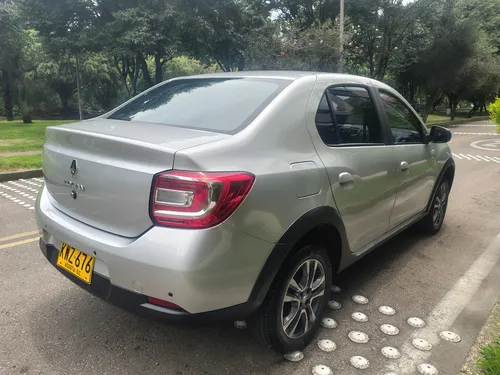 Renault Logan 1.6 Privilege / Intens