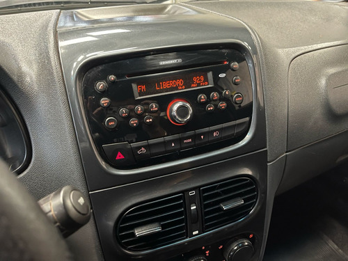 Fiat Strada 1.4 MPI FREEDOM CD 8V FLEX 3P MANUAL