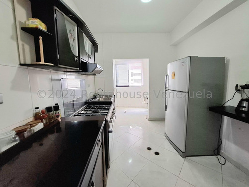Excelente Apartamento En La Urb De San Jacinto Residencia Greco En Piso Bajo 24-28825 Irrr
