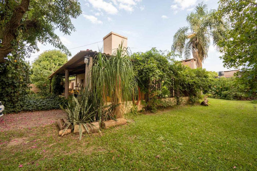 Venta Casa 2 Dorm Con Amplio Jardín En Santo Tomé