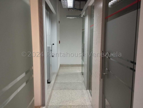 Oficina En Alquiler, Boleíta Norte #24-28829