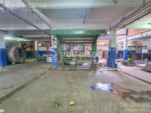 Edificio Industrial Con Gas Industrial De 7500 M2 En 3 Plantas - Bella Vista