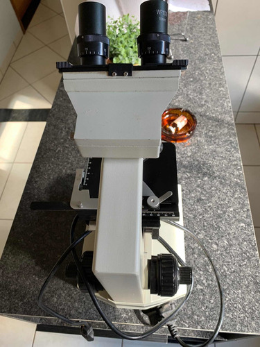 Microscópio Laboratório