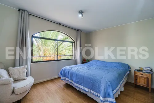 Vende- Departamento Muy Luminoso, Sin Ascensor