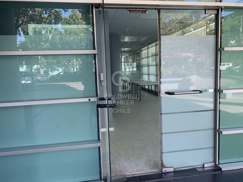 Excelente Local Comercial 96m2, Metro Pedro De Valdivia