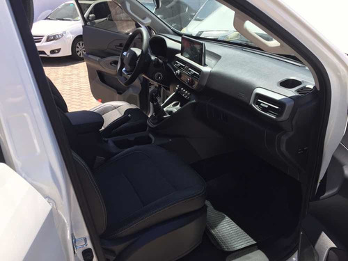Imagen 11 de 15 de Peugeot Landtrek 2.4 Turbo Active 4x2