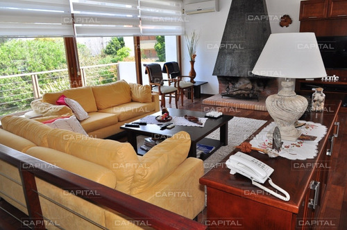 Espectacular Casa En Playa Mansa 3 Dormitorios A 150 Metros Del Mar-ref:28522