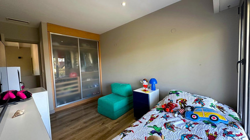Venta/ Permuta Casa 4 Dormis Y Comodín En Funes Hills San Marino