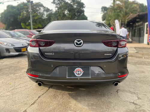 Mazda 3 2.0 Touring