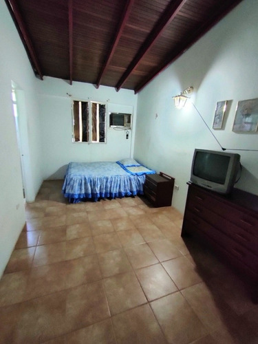 Imagen 13 de 14 de Casa En Venta En Puerto Piritu A 2 Cuadras De La Playa .