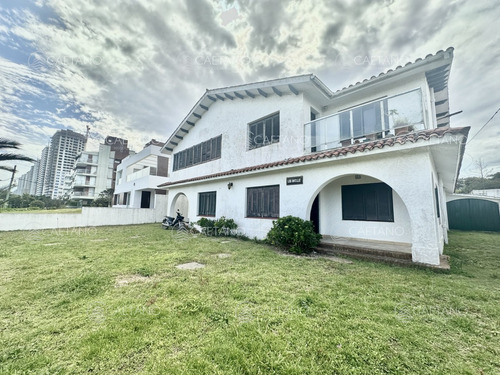 Venta Casa 7 Dormitorios. Playa Brava, Punta Del Este