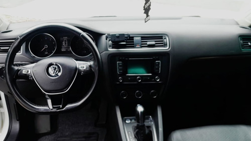 Volkswagen Jetta 2.0 Comfortline Flex Aut 4p