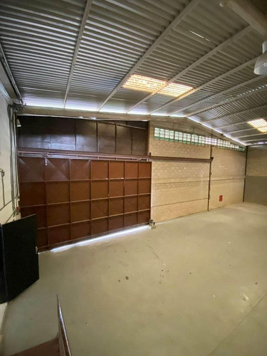 Se Alquila Galpón De 550 M2 Av Bolívar De Valencia Dtlz/2