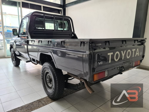 Imagen 5 de 11 de Toyota Macho Pick-up