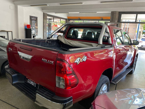Imagen 4 de 13 de Toyota Hilux 2.8 Sr 4x4. Año 2018. Unica Mano