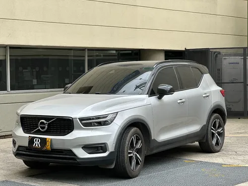 Volvo XC40 R-DESIGN FWD