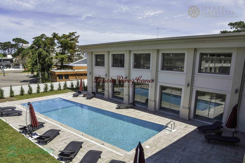 Imagen 2 de 4 de Apartamento En Venta De 2 Dormitorios A Pasos Del Shopping