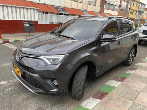 Toyota RAV4 2.0 Street