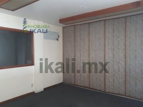 Imagen 17 de 23 de Renta De Piso Para Oficina Centro Tuxpan Veracruz. Excelente Espacios Para Oficinas En Avenida Principal Benito Juarez No. 39 Colonia Centro Del Municipio De Tuxpan Veracruz. En La Zona Comercial Del