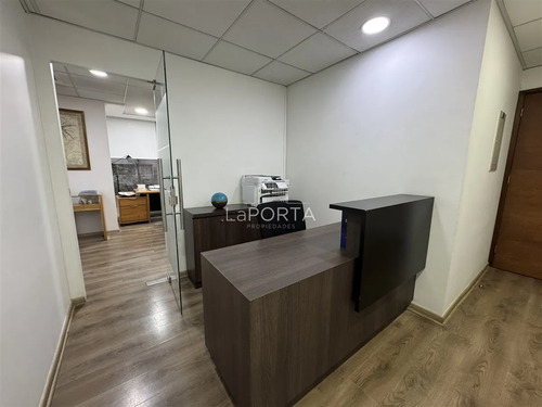 Exclusiva Oficina 70 M2 /pedro De Valdivia /sector Comercial