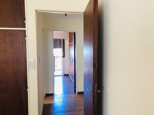Venta- Departamento- Caballito- 3 Ambientes-frente A Plaza