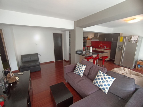 Imagen 1 de 12 de Apartamento En Mañongo, Res. Santa Teresita Carlos Tona Cod: Foa-2051