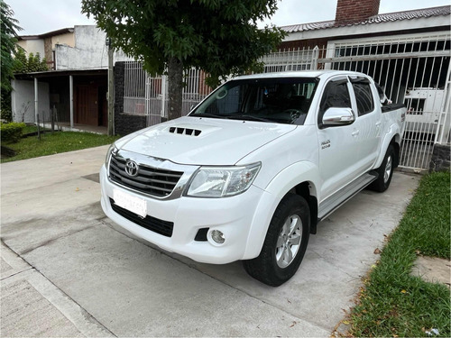 Toyota Hilux 3.0 Cd Srv Cuero Tdi 171cv 4x4 4at