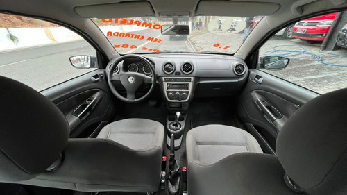 Imagem 9 de 10 de Volkswagen Voyage 1.6 8v Flex Comfortline I-motion 2010/2011