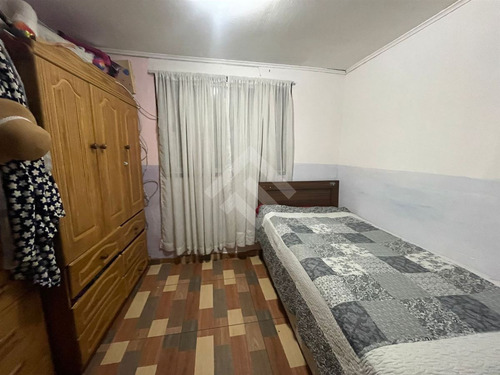 Casa En Venta De 4 Dorm. En Maipú