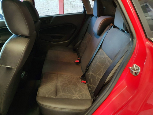 Imagen 7 de 15 de Ford Fiesta Kinetic Design 1.6 Design 120cv Titanium 2012