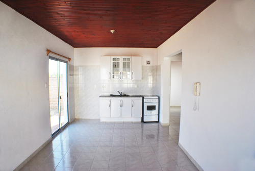Imagen 3 de 10 de En Venta Vivienda De Dos Dormitorios Colonia Del Sacramento