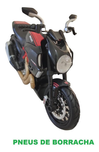 Miniatura negra Maisto Moto Ducati Diavel Carbon 1:12