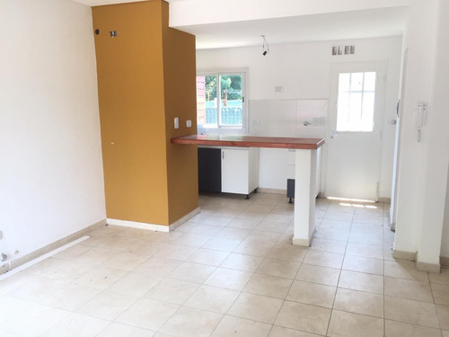 Imagen 5 de 27 de En Venta. Triplex Con Patio Y Cochera. San Miguel