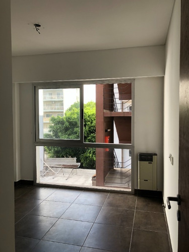 Imagen 8 de 14 de Departamento En Venta En Moron Centro