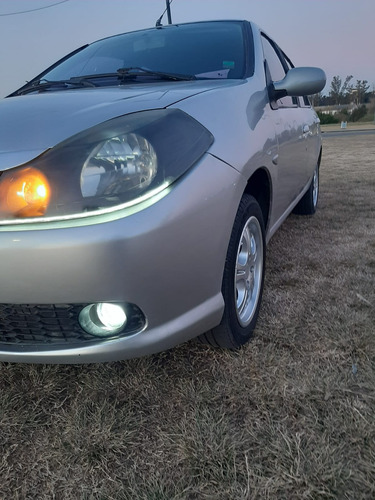 Renault Symbol 1.6 Connection