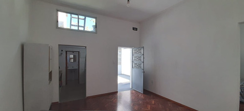 Venta, 2 Apartamentos En Un Padrón (con Renta)