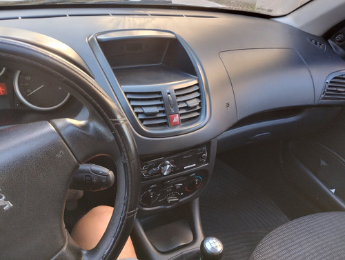 Peugeot 207 1.4 Active 75cv