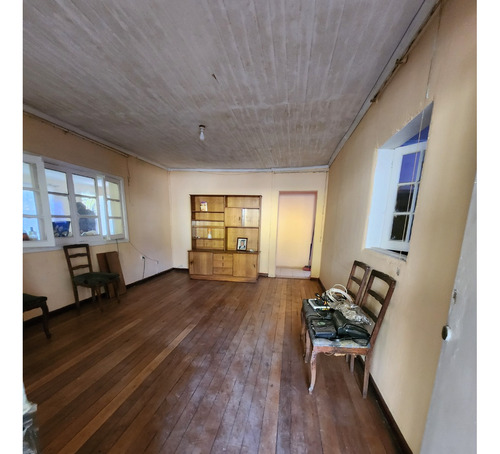 Casa En Plena Av. Balmaceda. Ideal Para Comercio. De 1340 M2