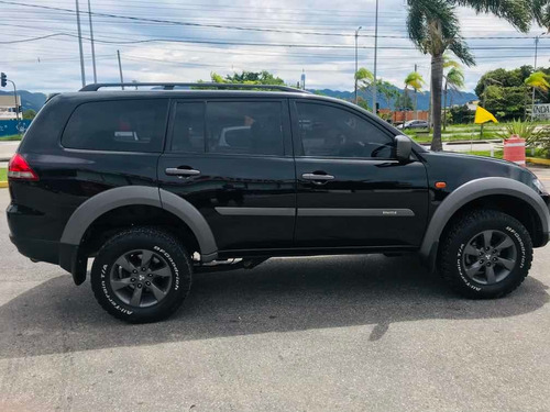 Mitsubishi Pajero Outdoor