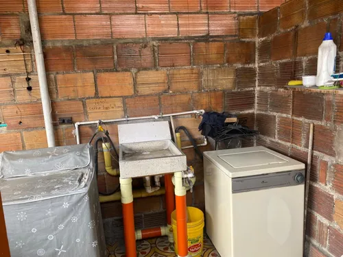 Venta De Casa Con 3 Apartamentos, Cerca A Av. Nqs Y Transmilenio