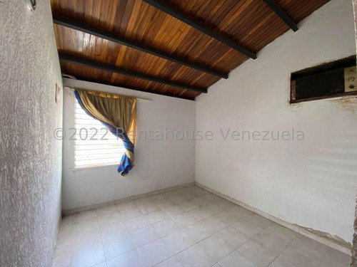Imagen 17 de 30 de Casa En Venta Al Este De Barquisimeto Urbanización Cerrada Con Vigilancia Privada.gabriela C. #23-6871